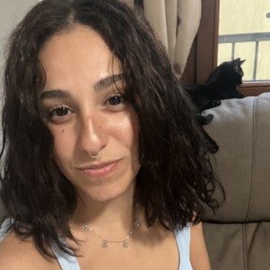 Foto di Laura, Tutor privato/Aiuto compiti a Cividate al piano